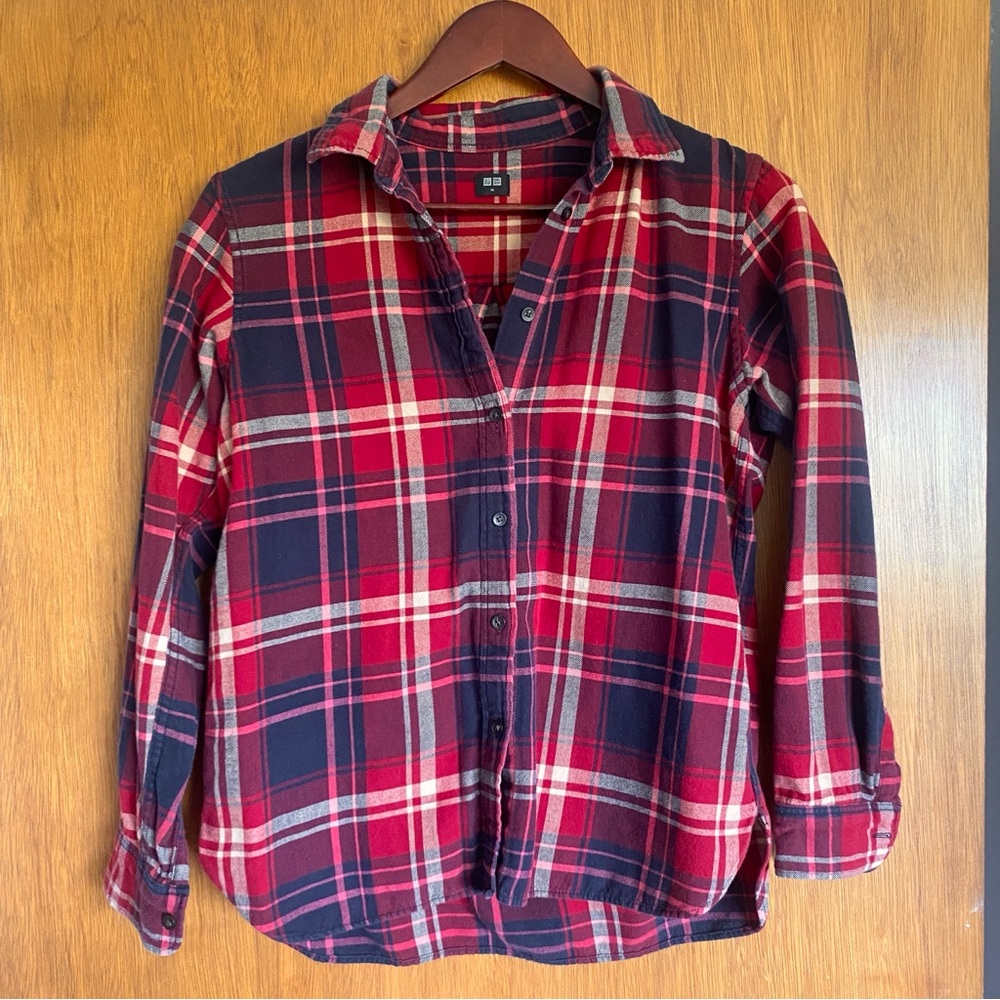 Uniqlo Plaid Flannel Button Down Shirt - Red